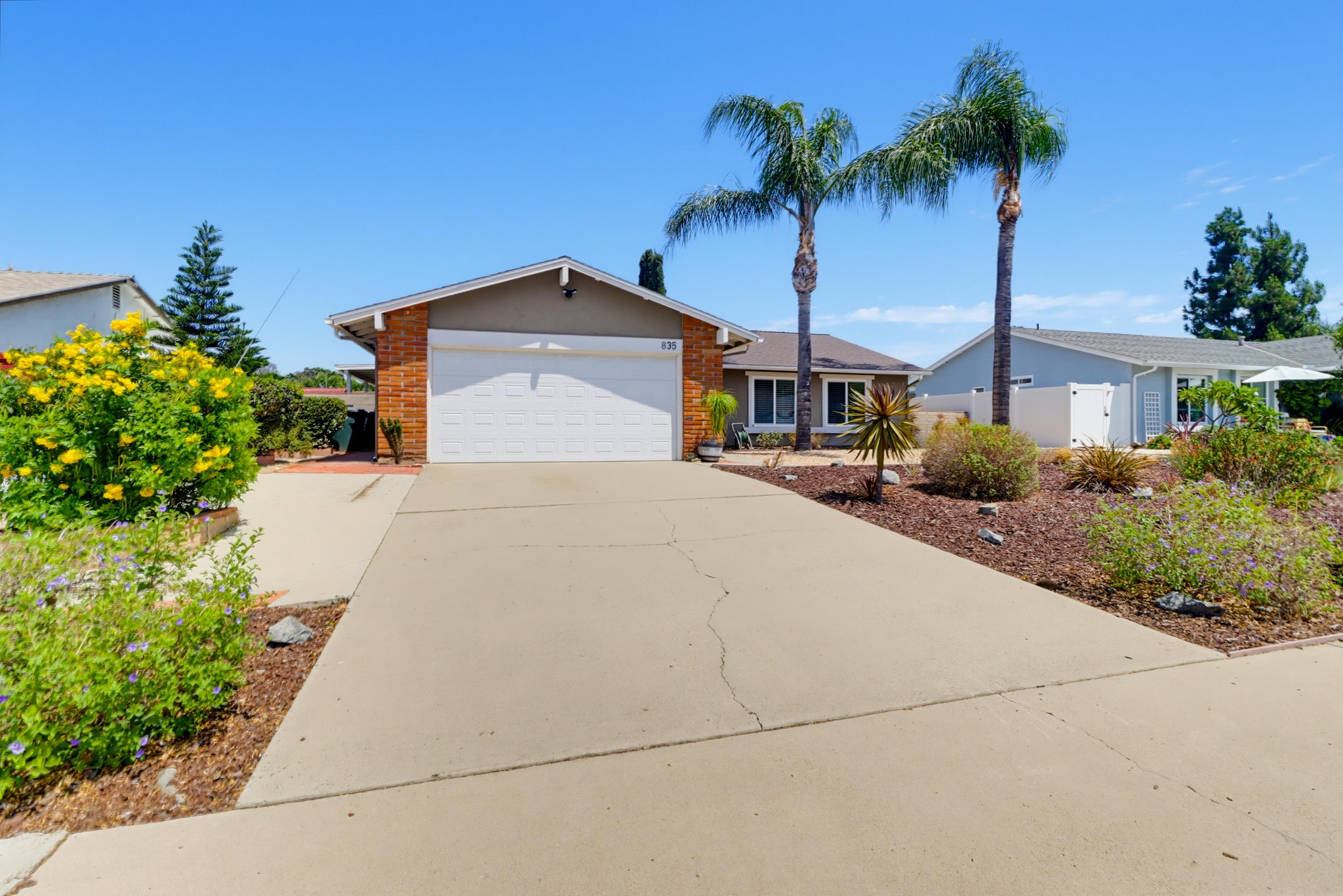 Virtual tour photo 5 of 52 for 835 Dorothy St