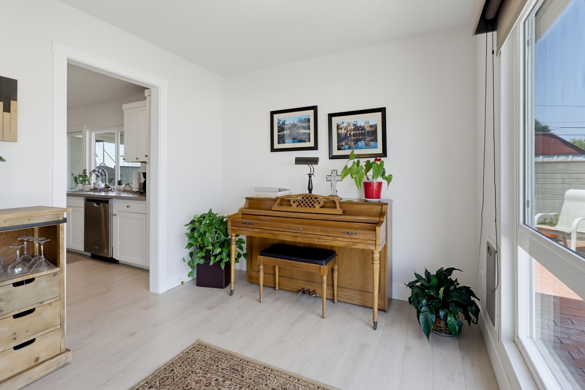 Virtual tour photo 14 of 52 for 835 Dorothy St