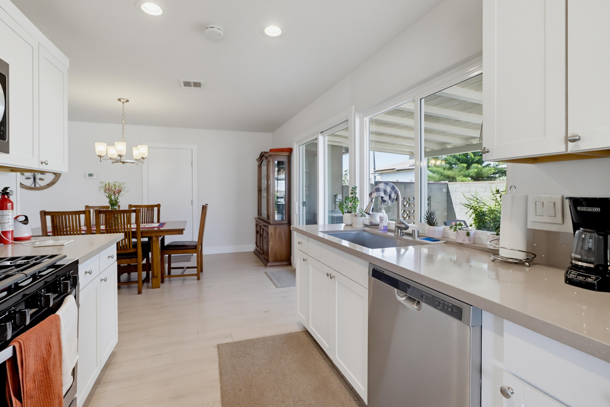 Virtual tour photo 17 of 52 for 835 Dorothy St