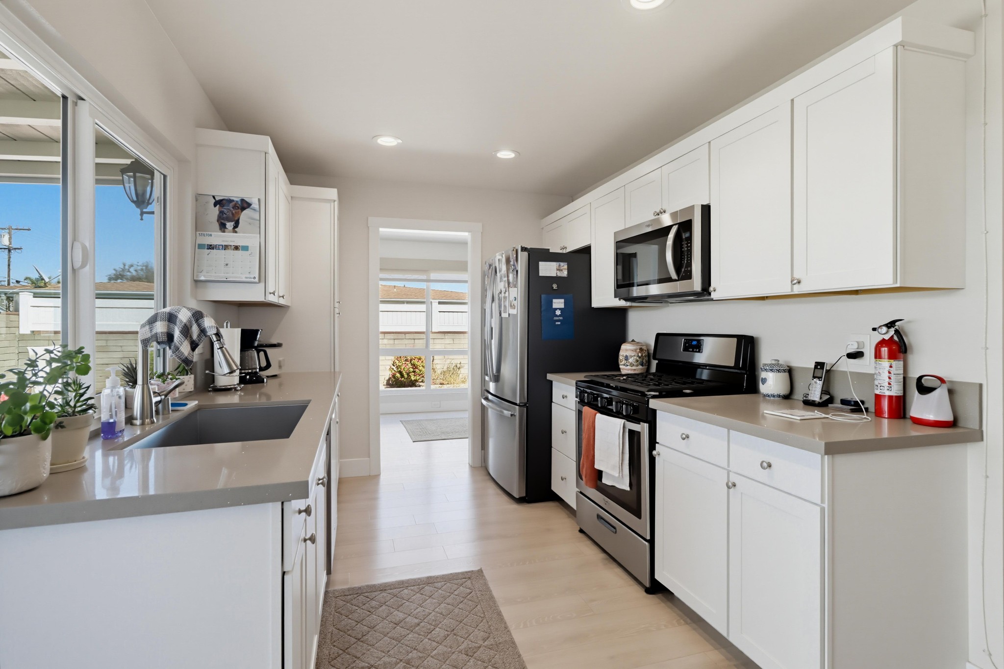 Virtual tour photo 18 of 52 for 835 Dorothy St