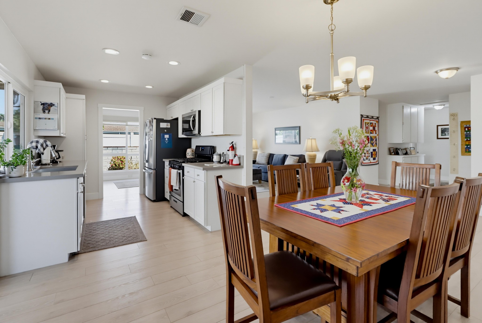 Virtual tour photo 21 of 52 for 835 Dorothy St