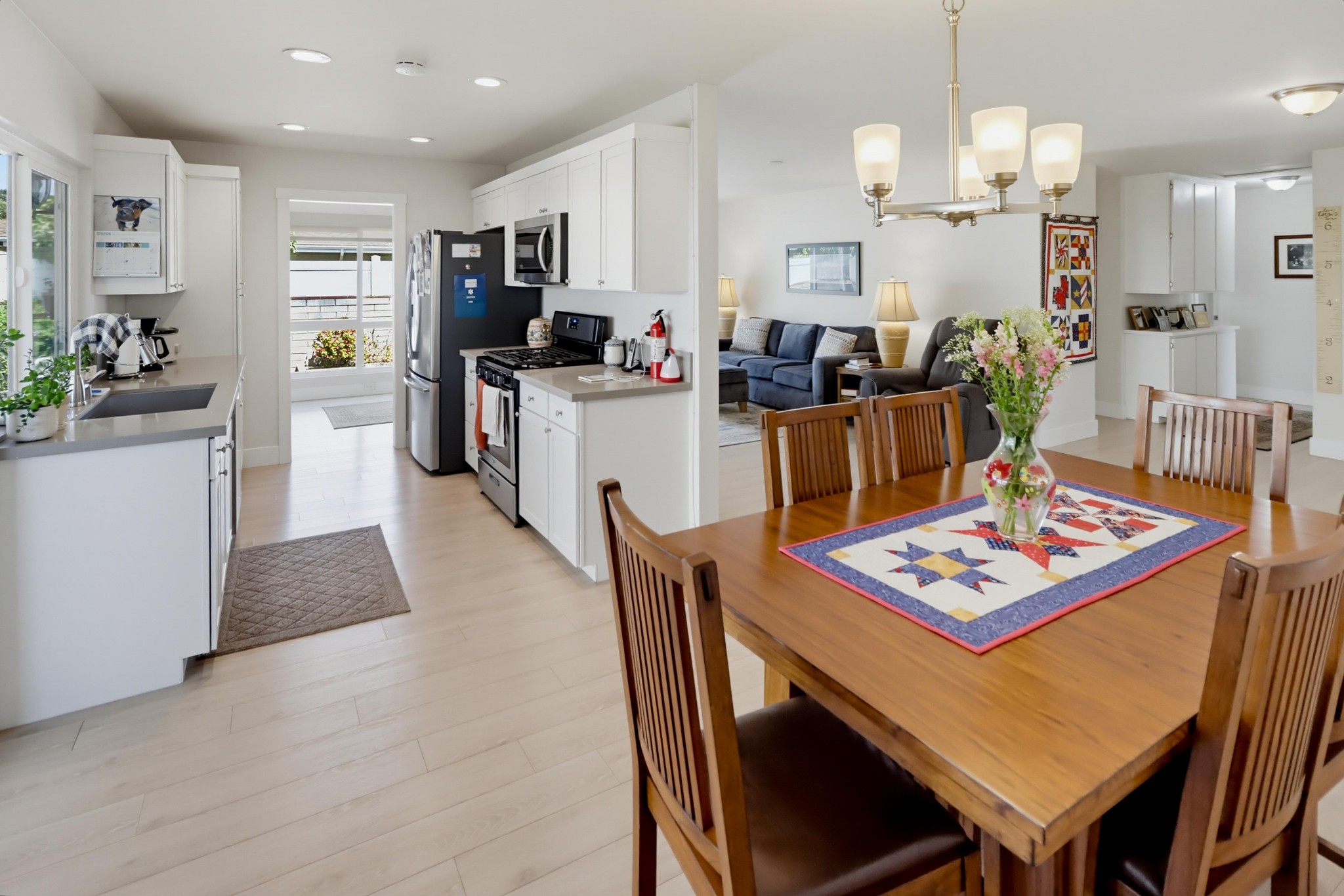 Virtual tour photo 22 of 52 for 835 Dorothy St