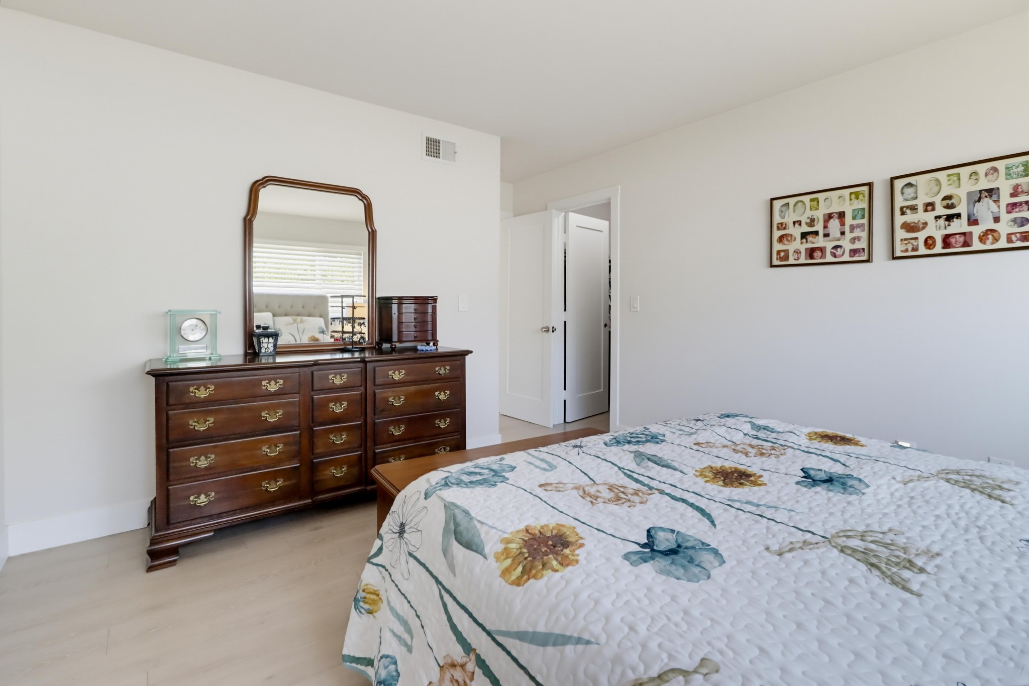 Virtual tour photo 35 of 52 for 835 Dorothy St