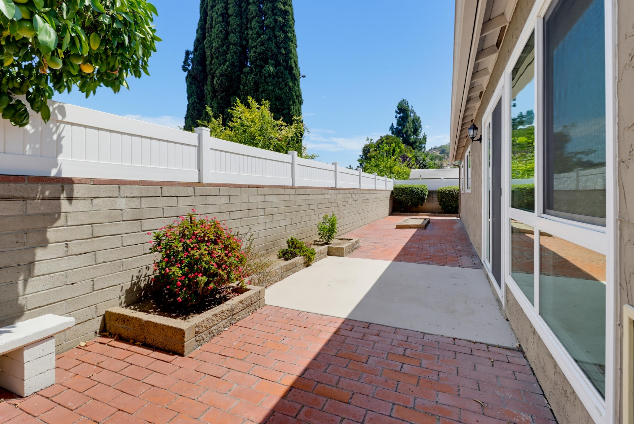 Virtual tour photo 43 of 52 for 835 Dorothy St