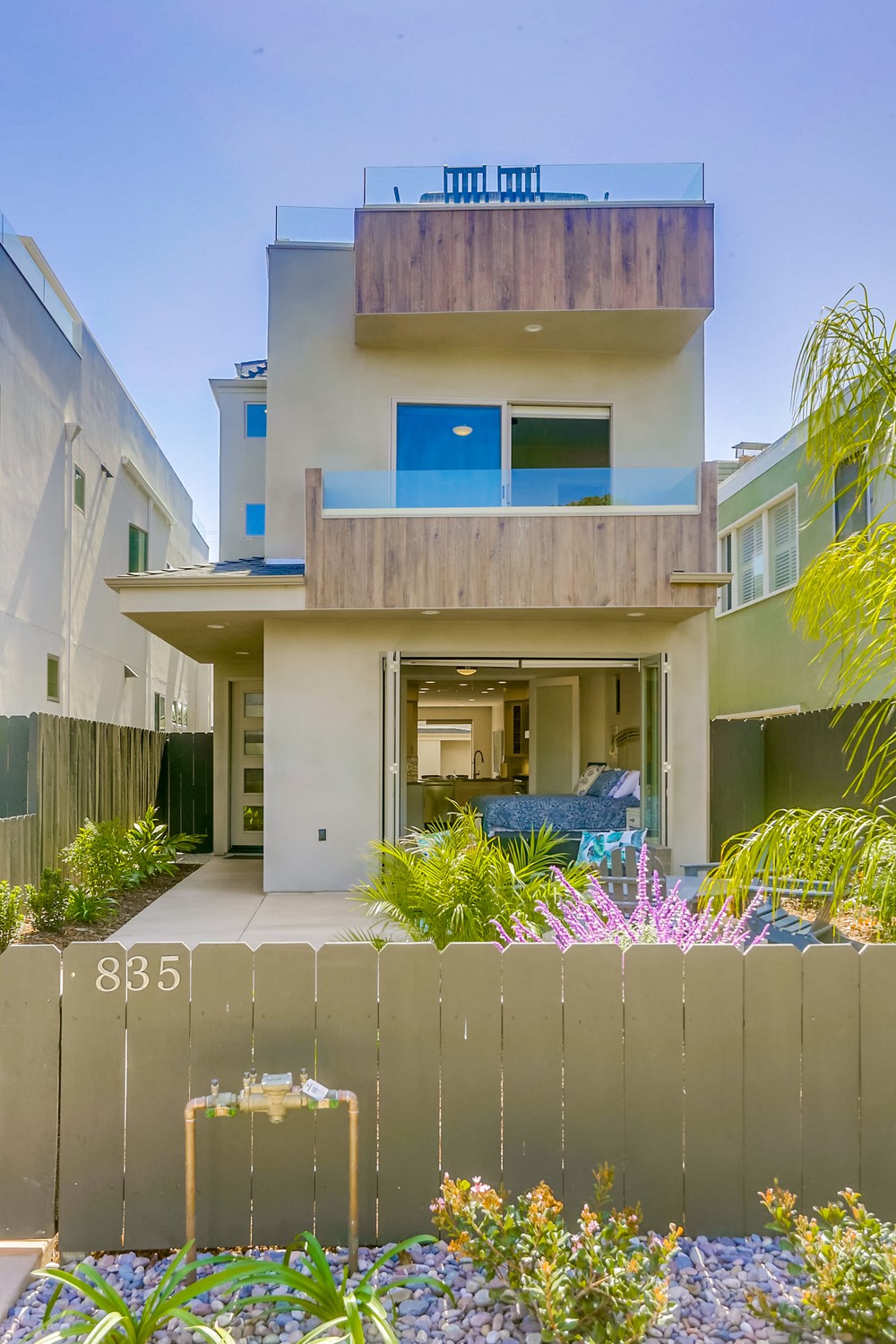 Virtual tour photo 4 of 77 for 835 Opal St