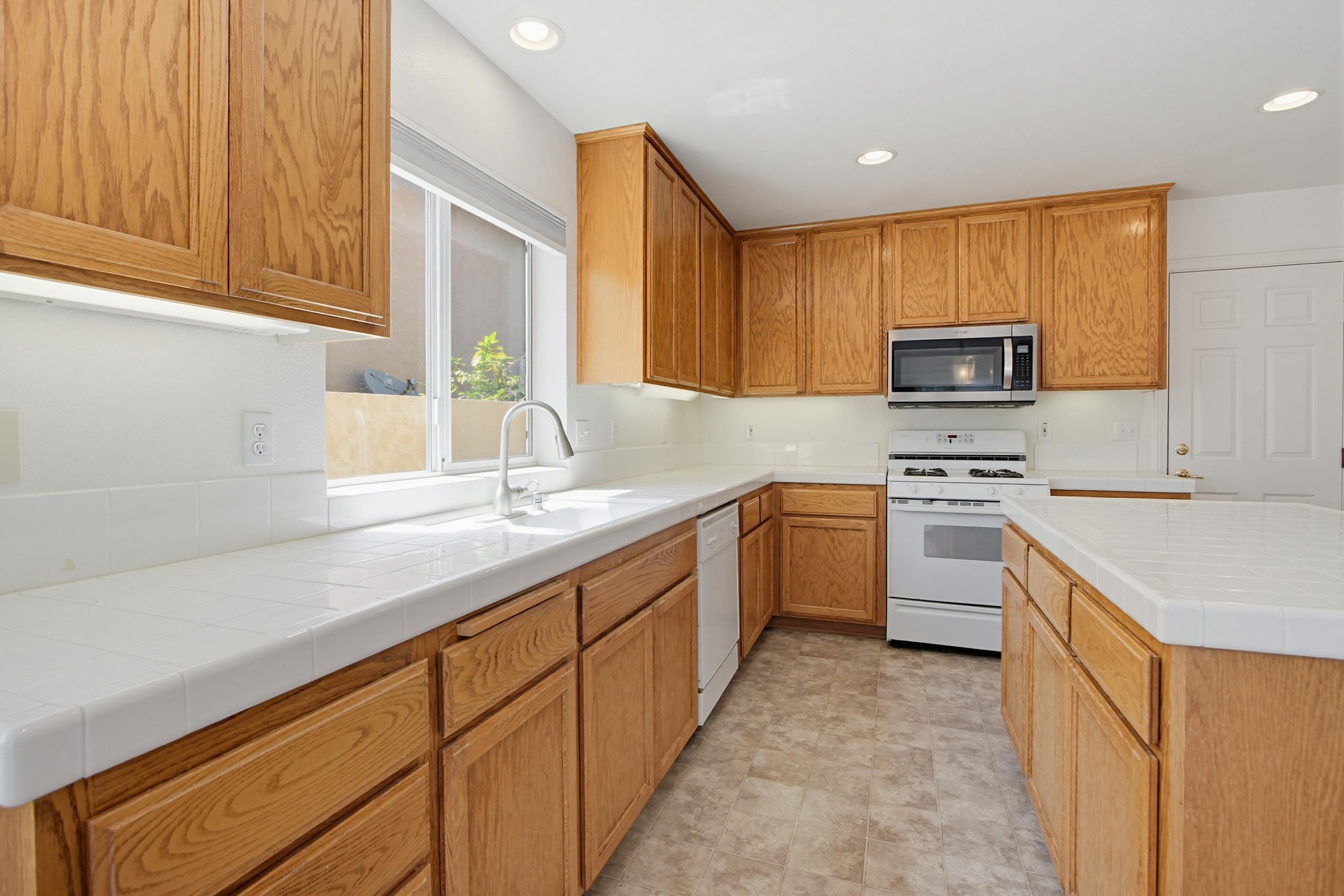 Virtual tour photo 16 of 50 for 8355 Jade Coast Dr