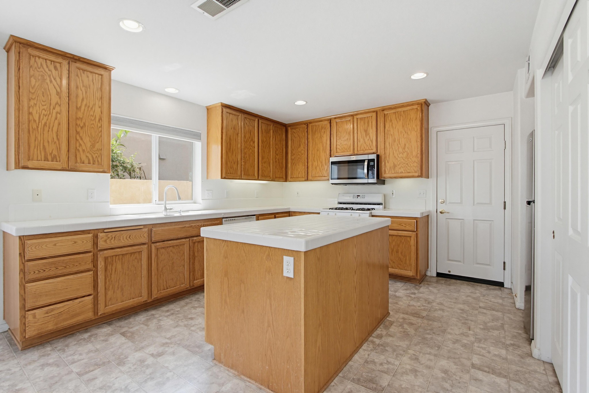 Virtual tour photo 19 of 50 for 8355 Jade Coast Dr