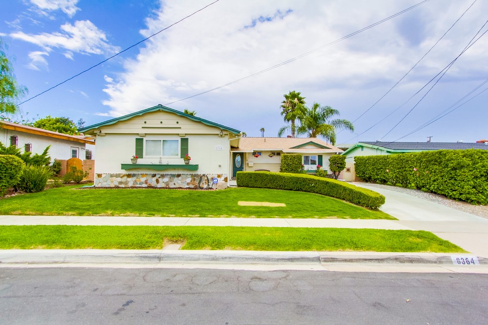 Virtual tour photo 3 of 39 for 8364 Lake Gaby Ave