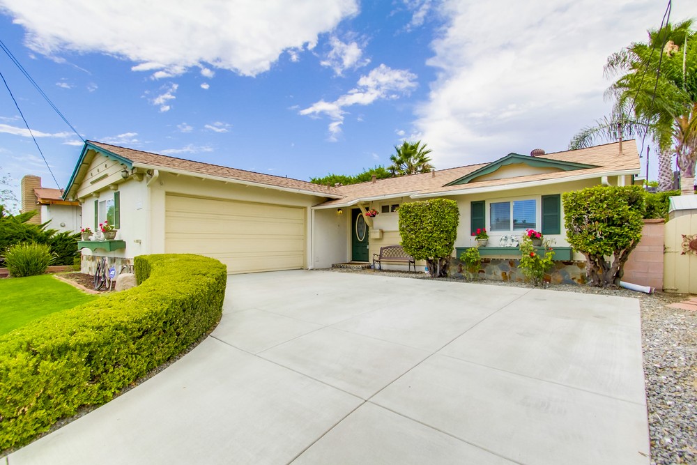 Virtual tour photo 6 of 39 for 8364 Lake Gaby Ave