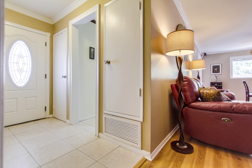 Virtual tour photo 7 of 39 for 8364 Lake Gaby Ave
