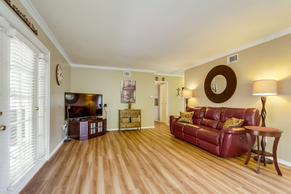 Virtual tour photo 10 of 39 for 8364 Lake Gaby Ave
