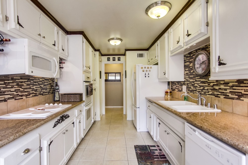 Virtual tour photo 15 of 39 for 8364 Lake Gaby Ave