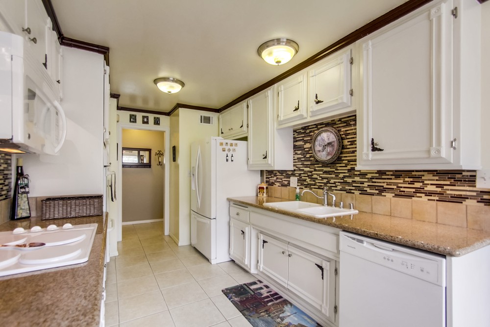 Virtual tour photo 17 of 39 for 8364 Lake Gaby Ave