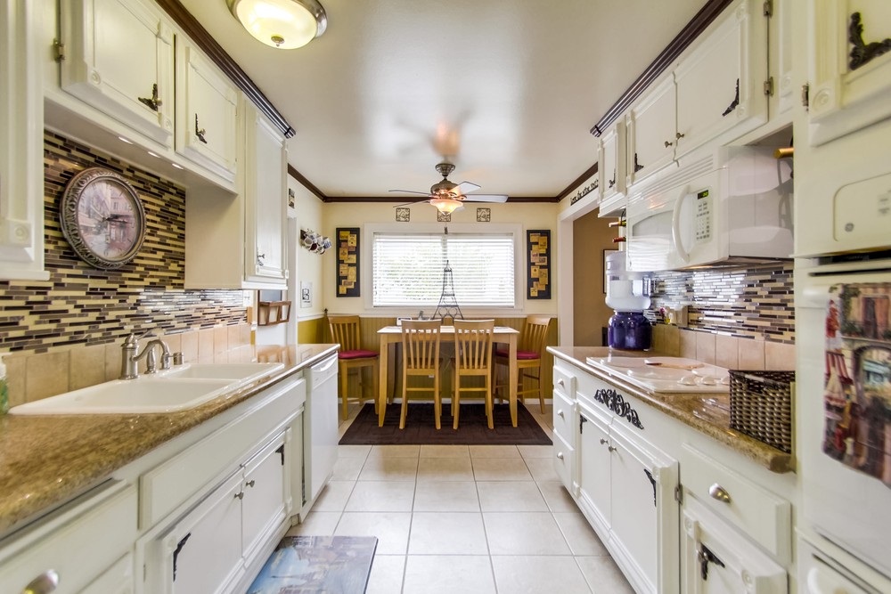 Virtual tour photo 18 of 39 for 8364 Lake Gaby Ave