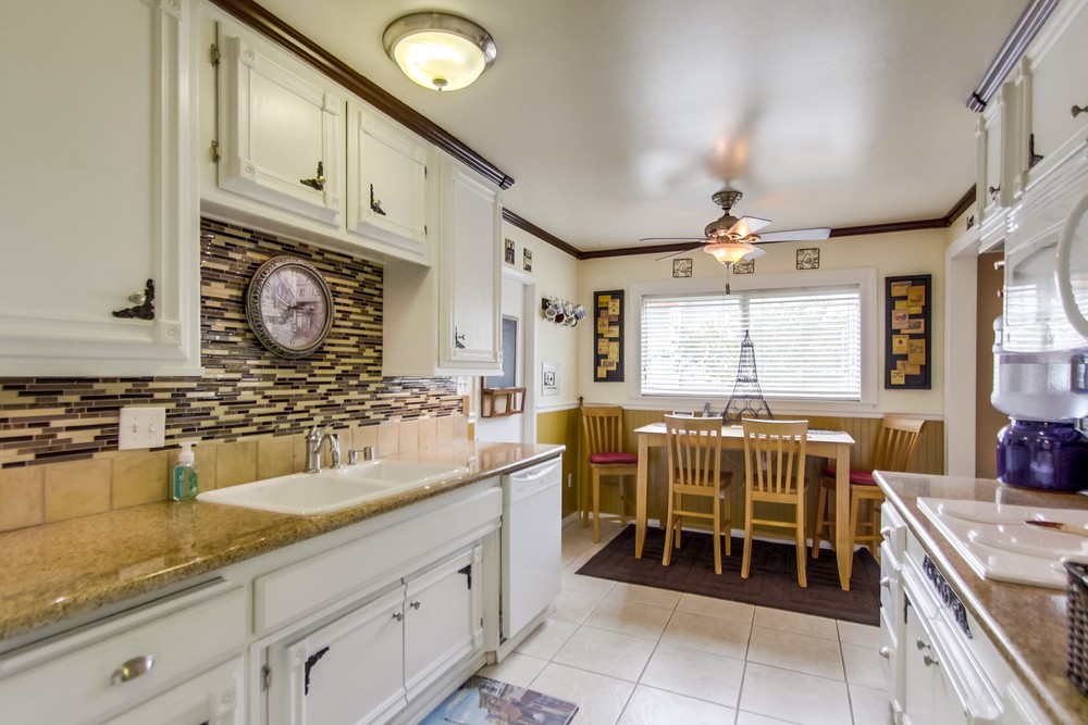 Virtual tour photo 19 of 39 for 8364 Lake Gaby Ave