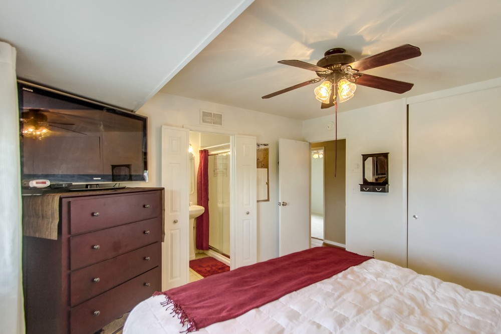 Virtual tour photo 23 of 39 for 8364 Lake Gaby Ave