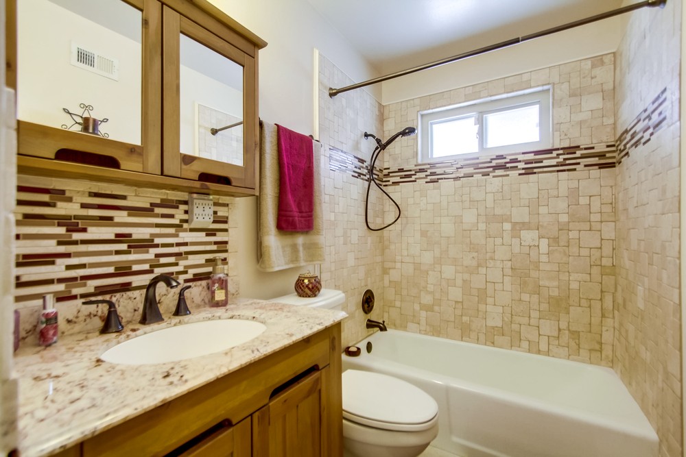 Virtual tour photo 29 of 39 for 8364 Lake Gaby Ave