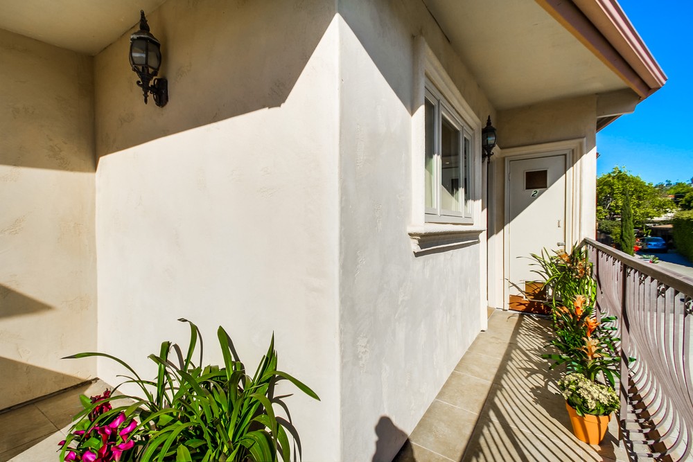 Virtual tour photo 4 of 40 for 737 1/2 Agate St 