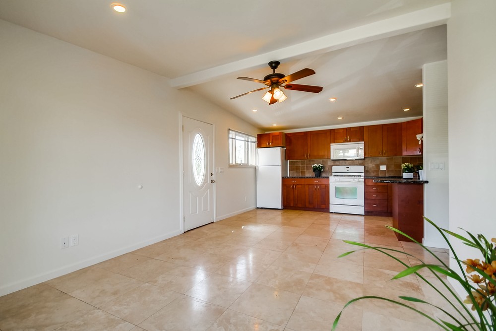 Virtual tour photo 13 of 40 for 737 1/2 Agate St 