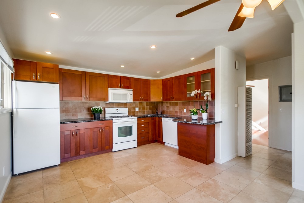 Virtual tour photo 17 of 40 for 737 1/2 Agate St 