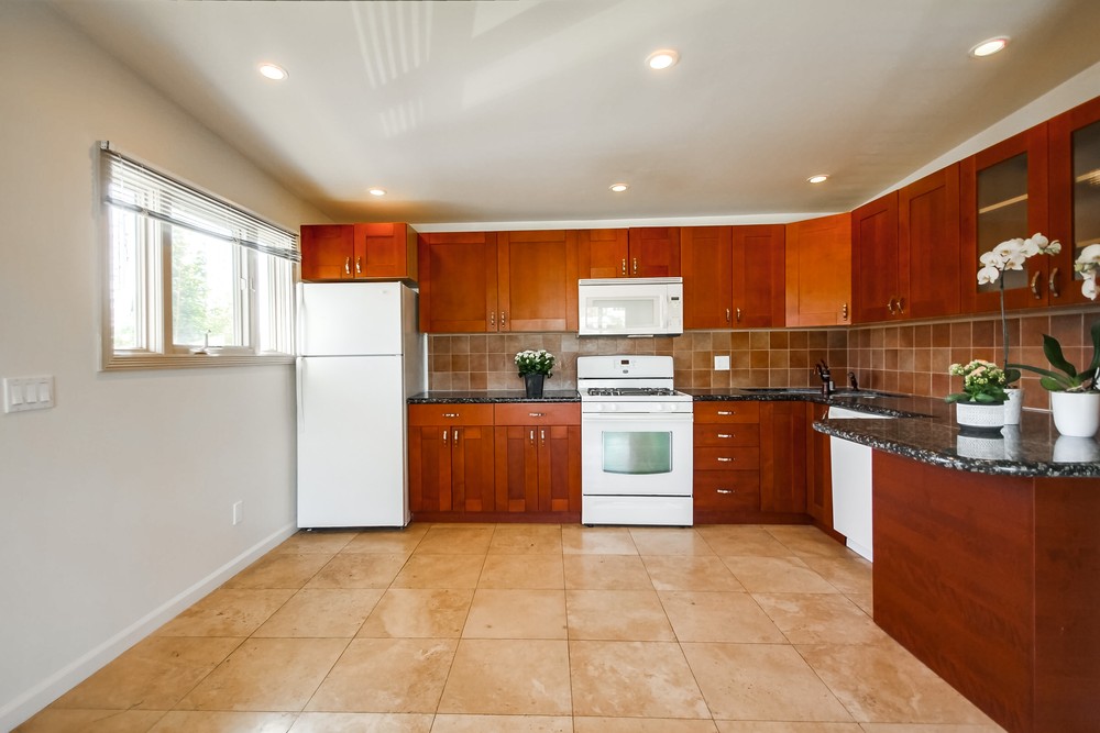 Virtual tour photo 18 of 40 for 737 1/2 Agate St 
