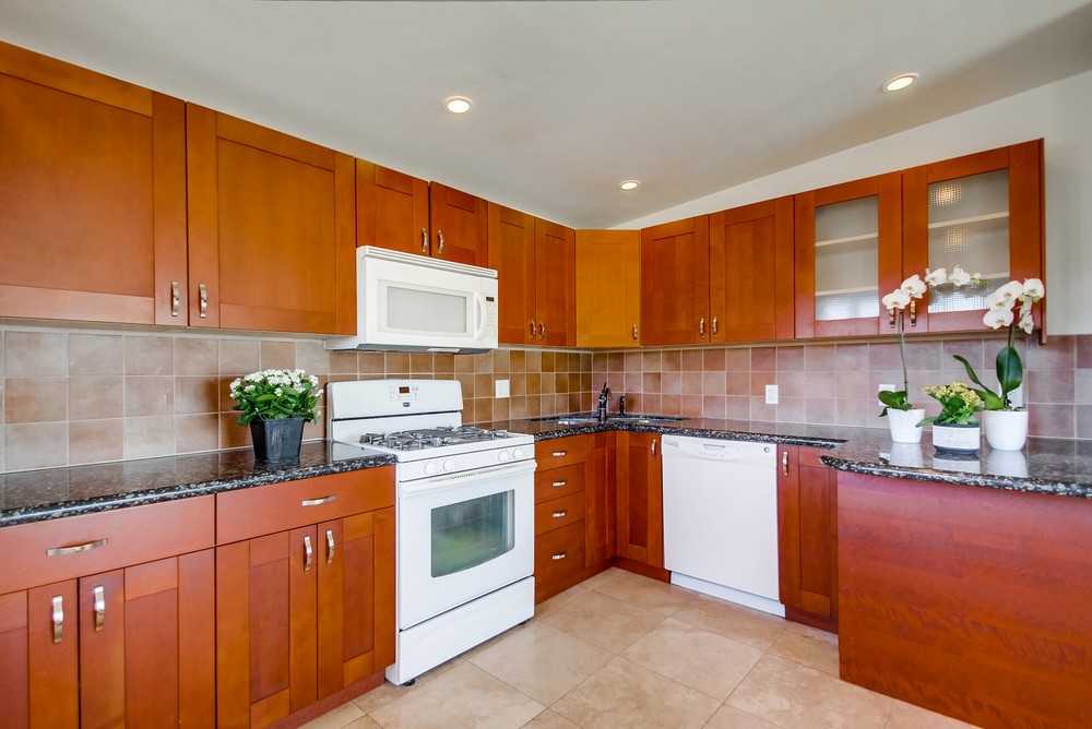 Virtual tour photo 20 of 40 for 737 1/2 Agate St 