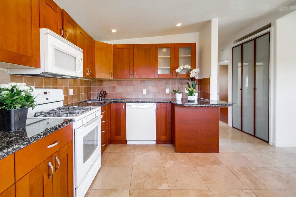 Virtual tour photo 24 of 40 for 737 1/2 Agate St 