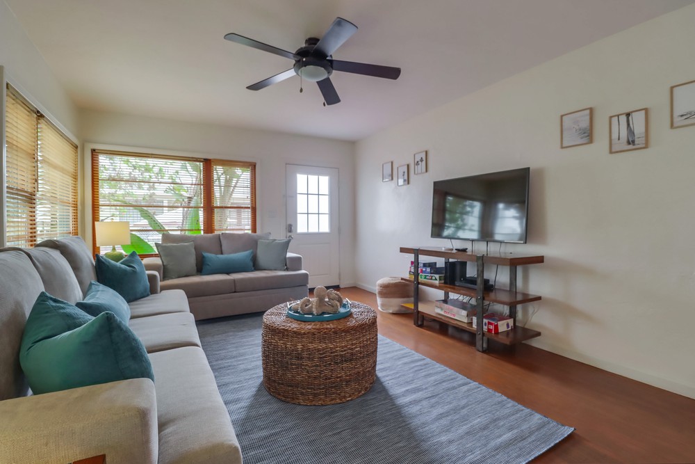 Virtual tour photo 9 of 41 for 838 Isthmus Ct