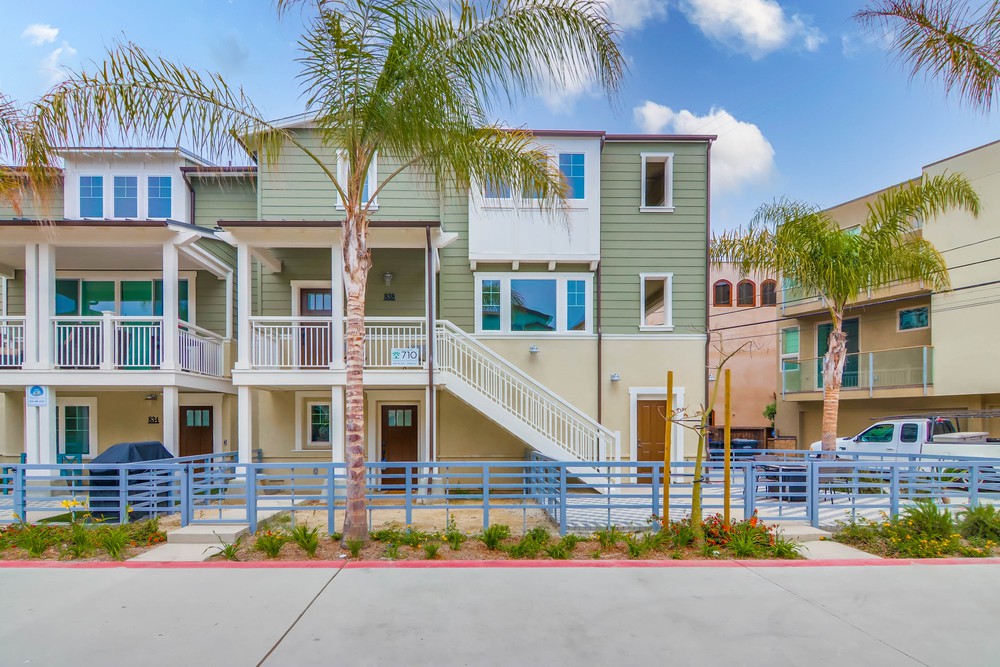 Virtual tour photo 3 of 61 for 838 Santa Barbara Pl