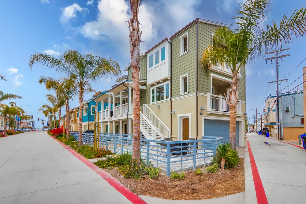 Virtual tour photo 5 of 61 for 838 Santa Barbara Pl