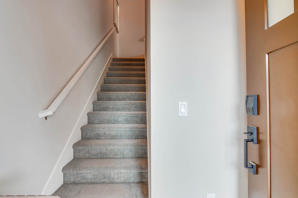 Virtual tour photo 15 of 61 for 838 Santa Barbara Pl