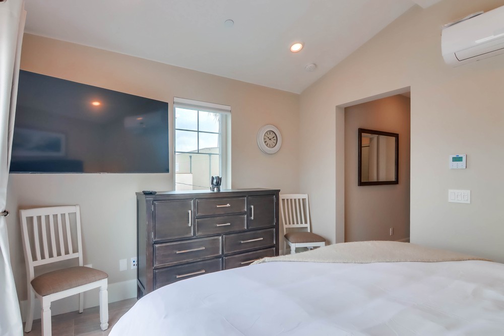 Virtual tour photo 44 of 61 for 838 Santa Barbara Pl