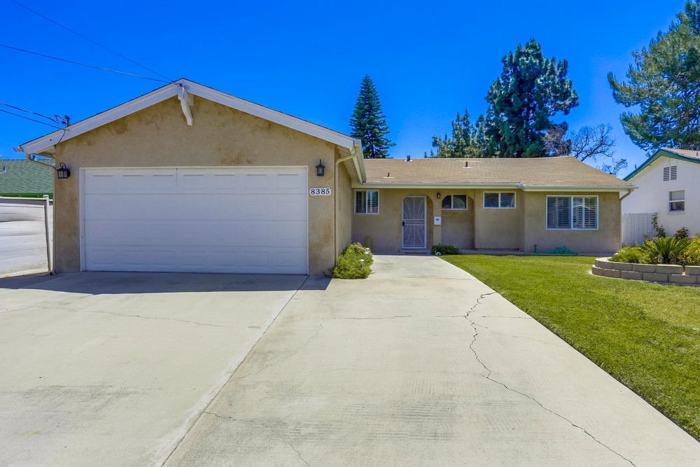 Virtual tour photo 3 of 40 for 8385 Lake Adlon Dr