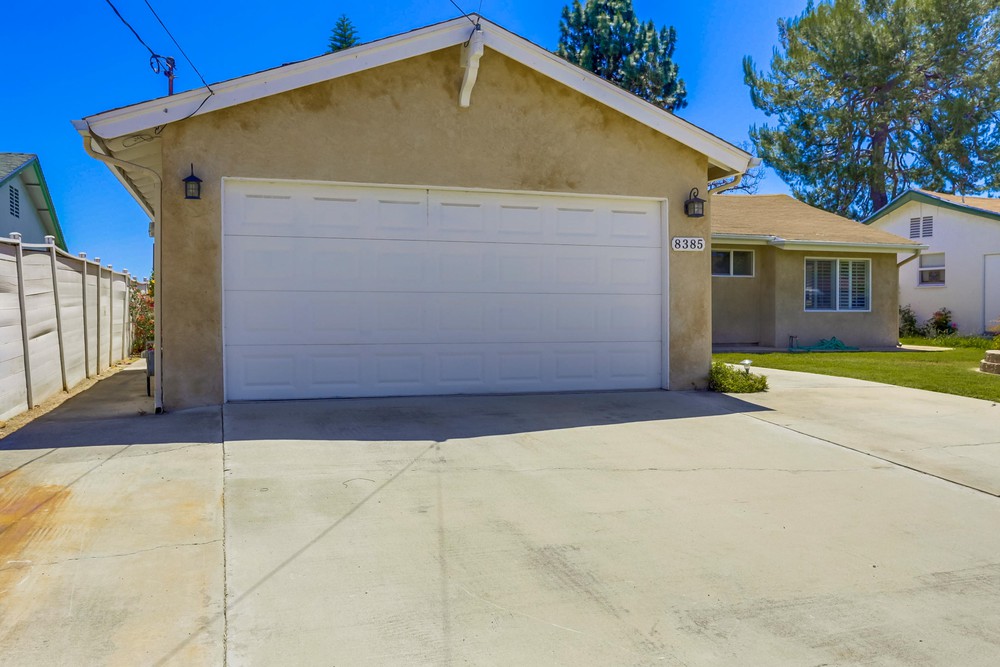 Virtual tour photo 4 of 40 for 8385 Lake Adlon Dr