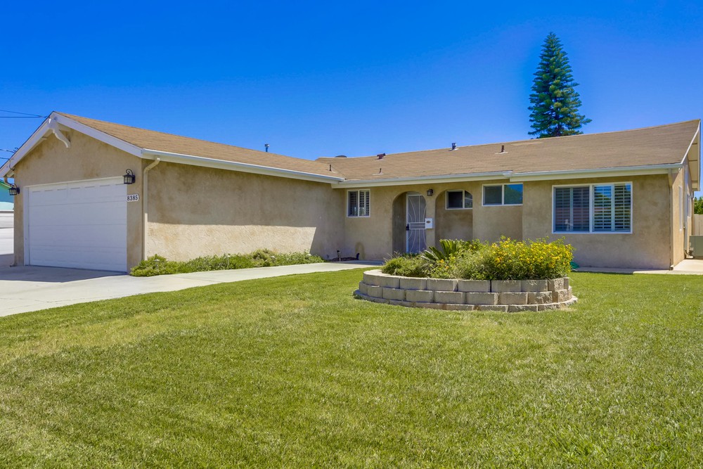 Virtual tour photo 5 of 40 for 8385 Lake Adlon Dr