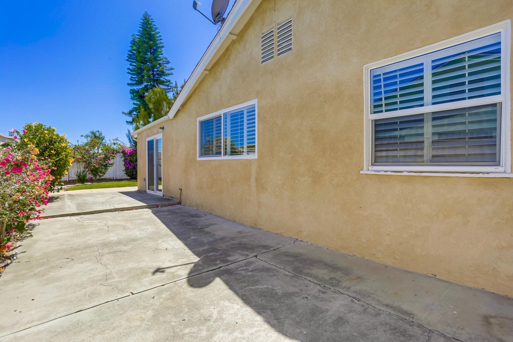 Virtual tour photo 34 of 40 for 8385 Lake Adlon Dr
