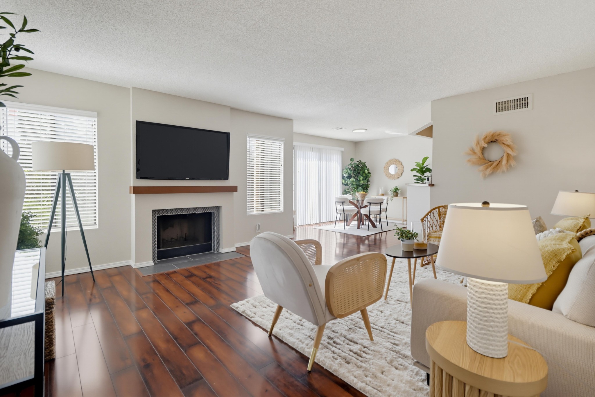 Virtual tour photo 5 of 49 for 8391 Suntree Pl