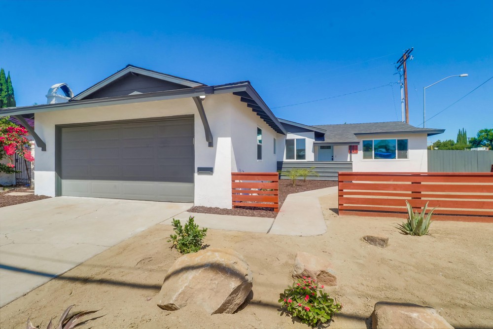 Virtual tour photo 1 of 47 for 8394 Blue Lake Dr