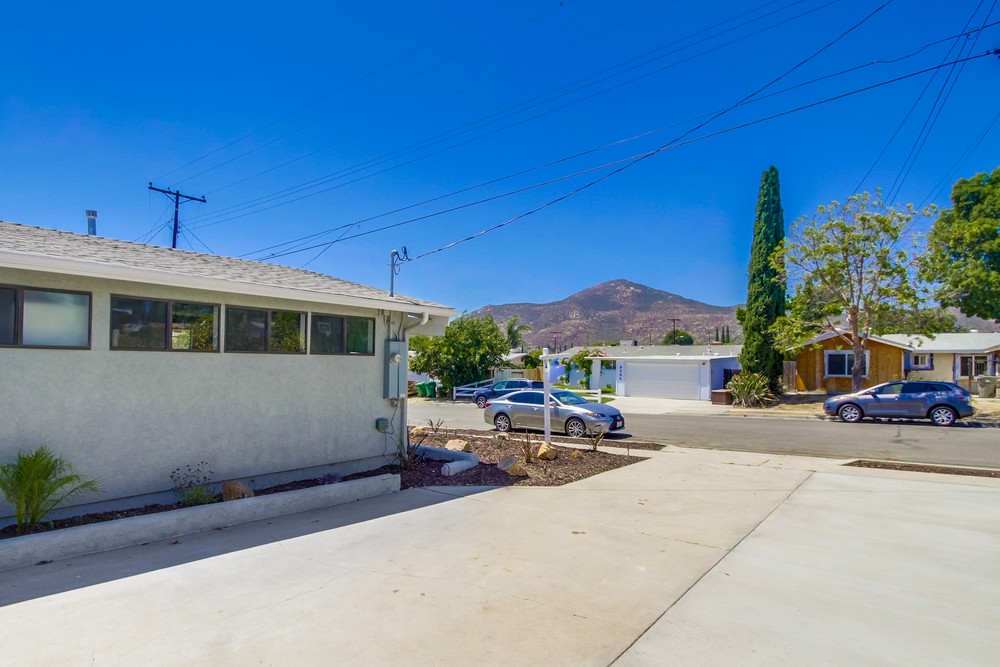 Virtual tour photo 5 of 38 for 8395 Hudson Dr