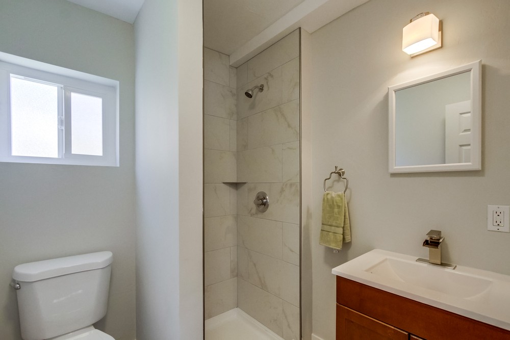 Virtual tour photo 17 of 38 for 8395 Hudson Dr