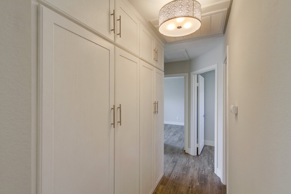 Virtual tour photo 18 of 38 for 8395 Hudson Dr