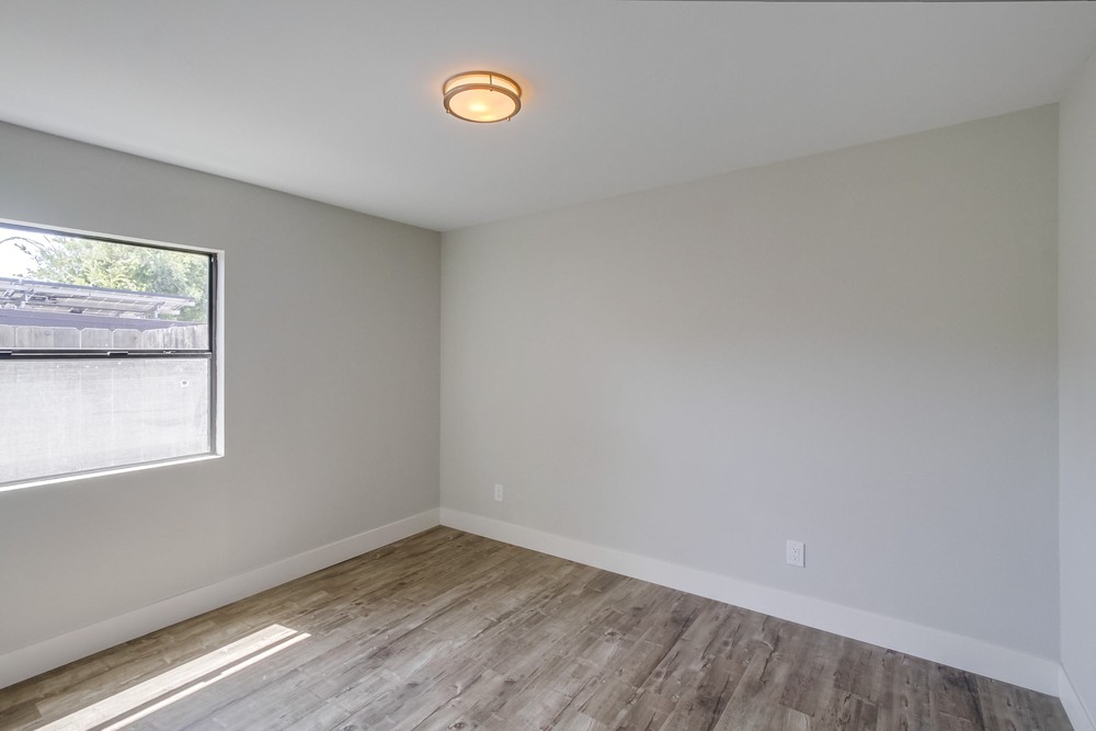 Virtual tour photo 29 of 38 for 8395 Hudson Dr
