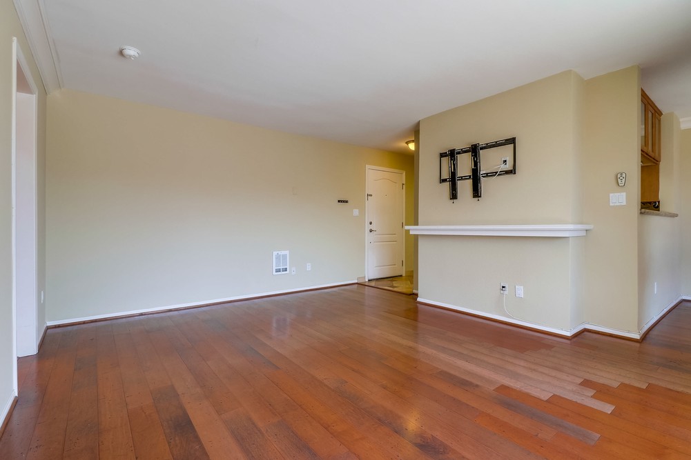 Virtual tour photo 3 of 32 for 840 Turquoise St #108