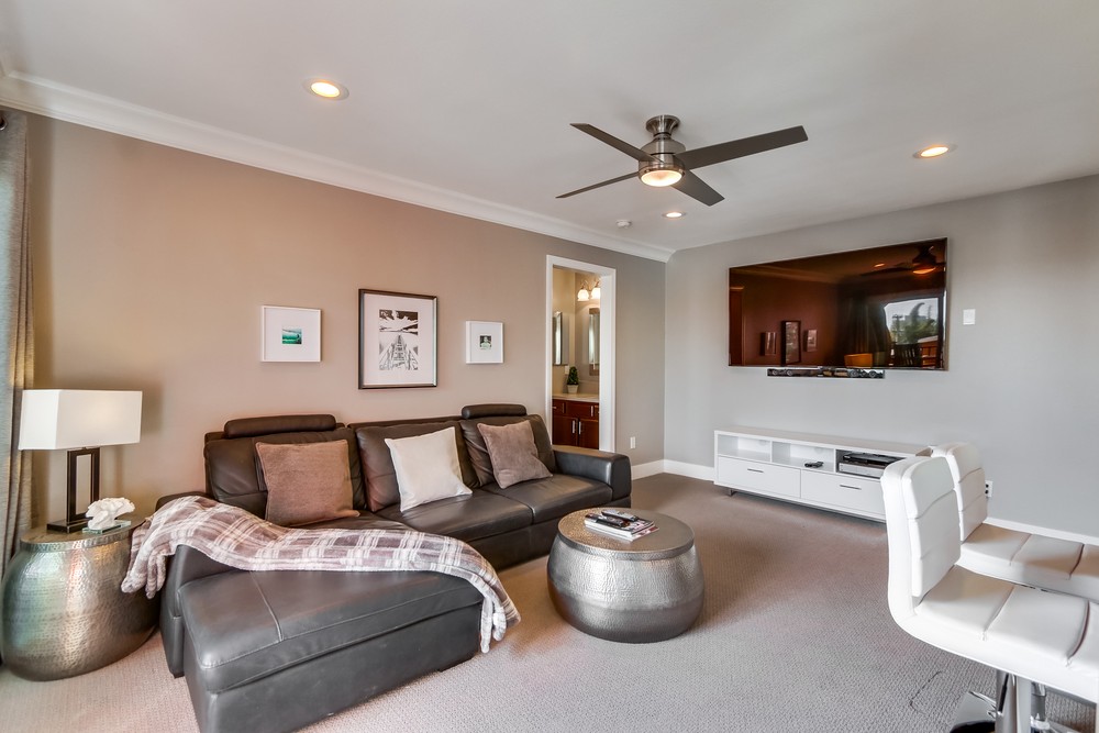 Virtual tour photo 8 of 39 for 840 Turquoise St #204