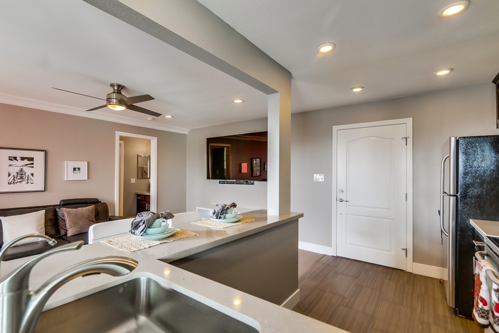 Virtual tour photo 12 of 39 for 840 Turquoise St #204