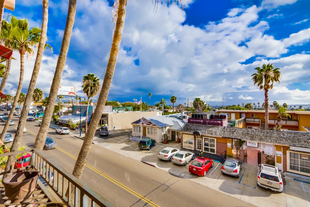 Virtual tour photo 23 of 39 for 840 Turquoise St #204
