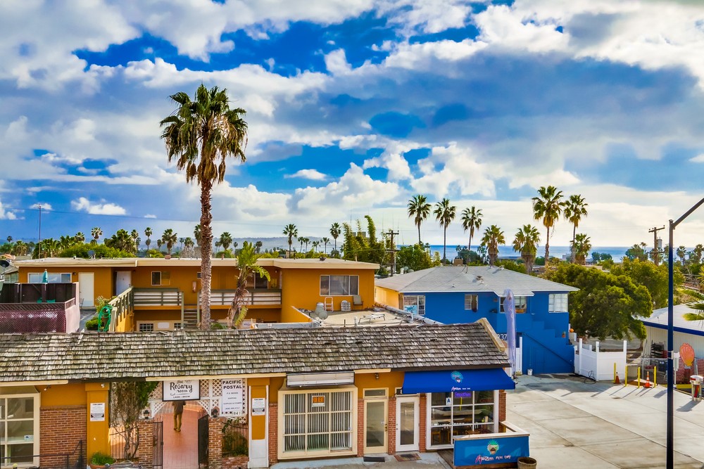 Virtual tour photo 25 of 39 for 840 Turquoise St #204