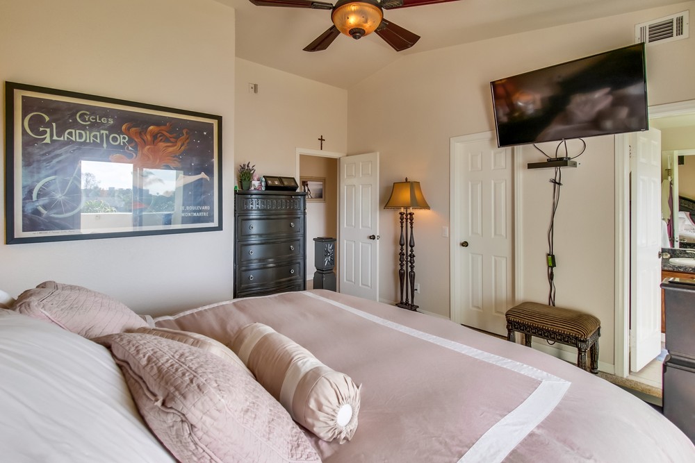 Virtual tour photo 16 of 22 for 840 Turquoise St #215