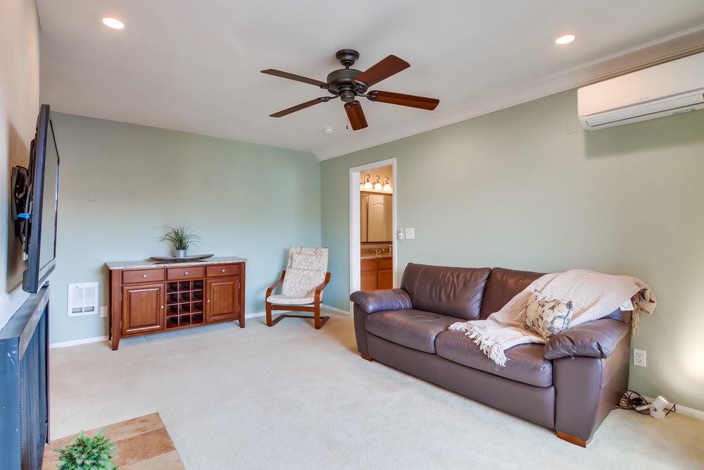 Virtual tour photo 10 of 33 for 840 Turquoise St UNIT 305