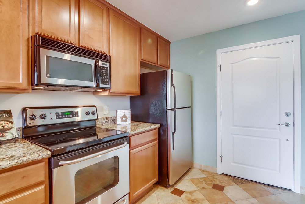 Virtual tour photo 20 of 33 for 840 Turquoise St UNIT 305